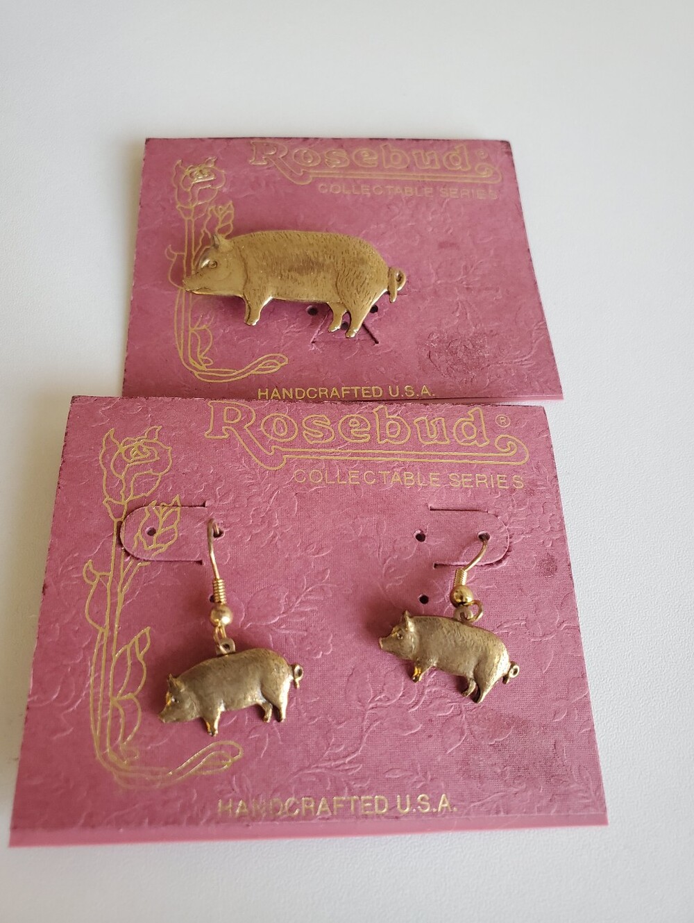 New Rosebud Pig Earrings And Brooch Set - Picture 8 of 10